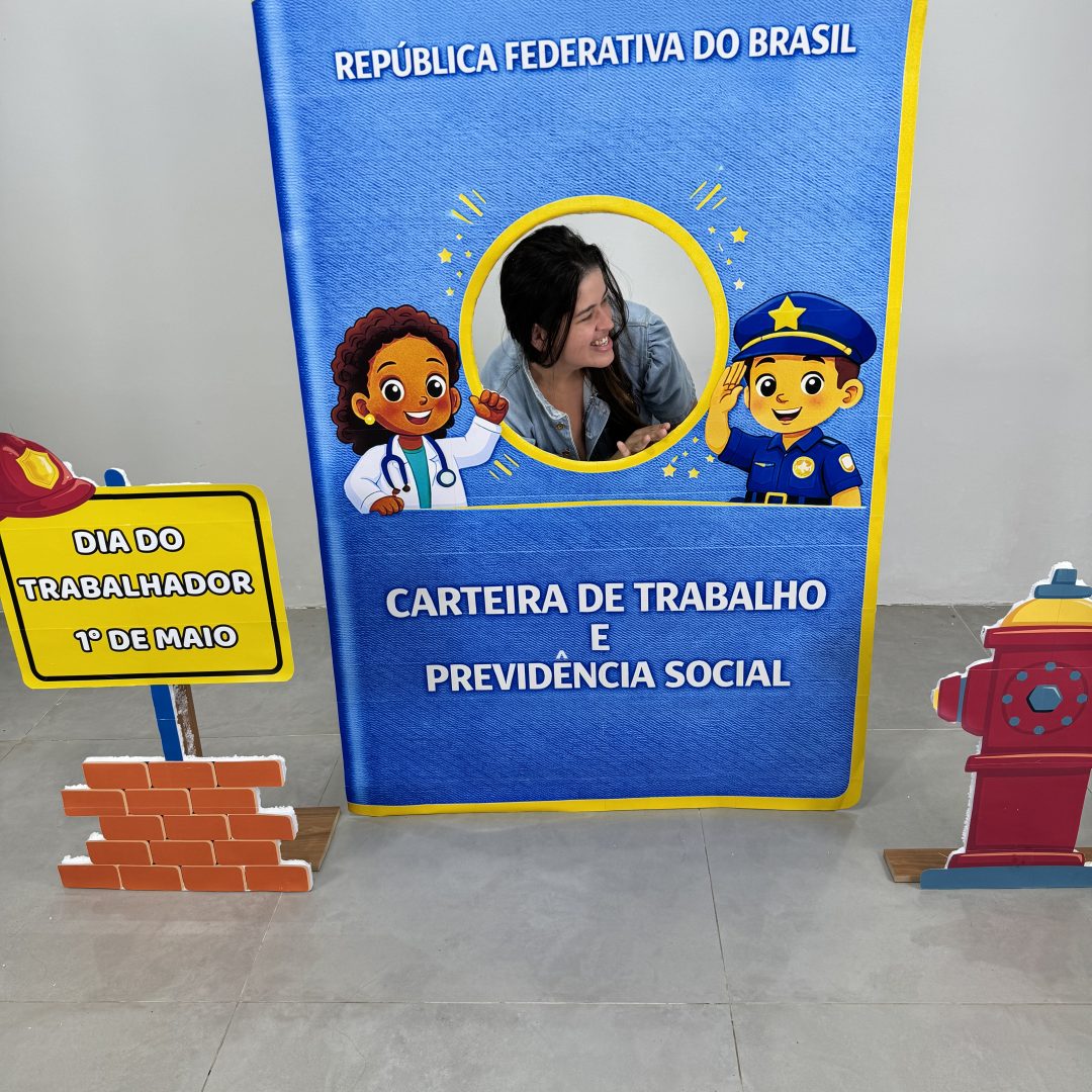 📘 Cenário para fotos — Dia do Trabalhador