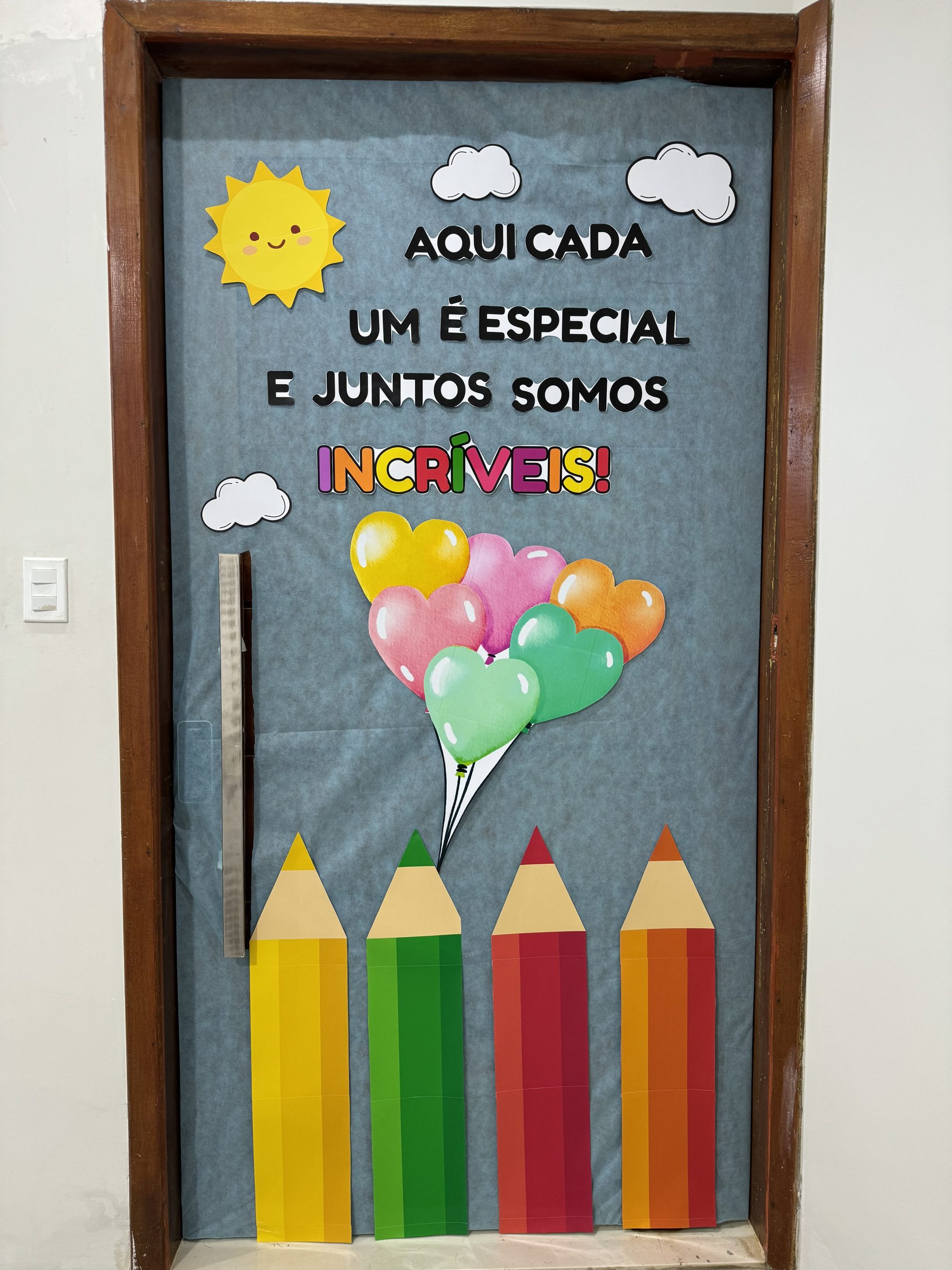 ✨📚✏️ PAINEL DE PORTA – VOLTA ÀS AULAS – JUNTOS SOMOS INCRÍVEIS ✏️📚
