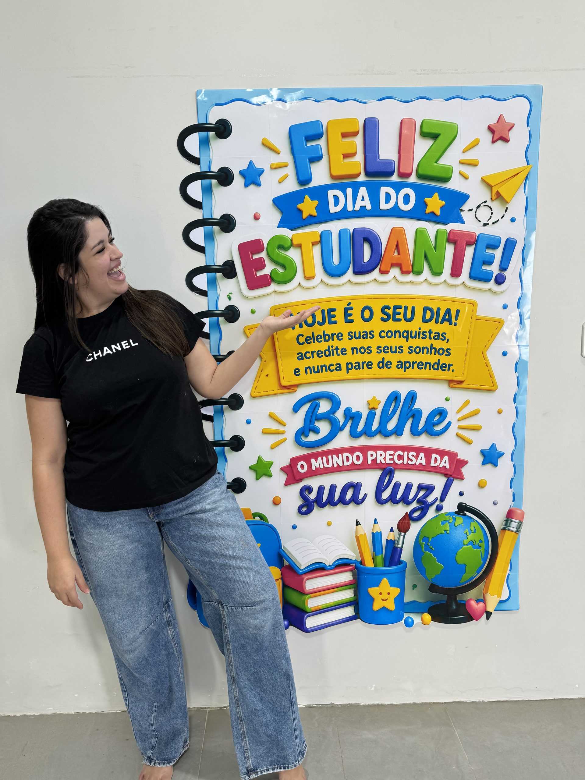 📚✨ Cartaz Brilhe, Estude! – Dia do Estudante