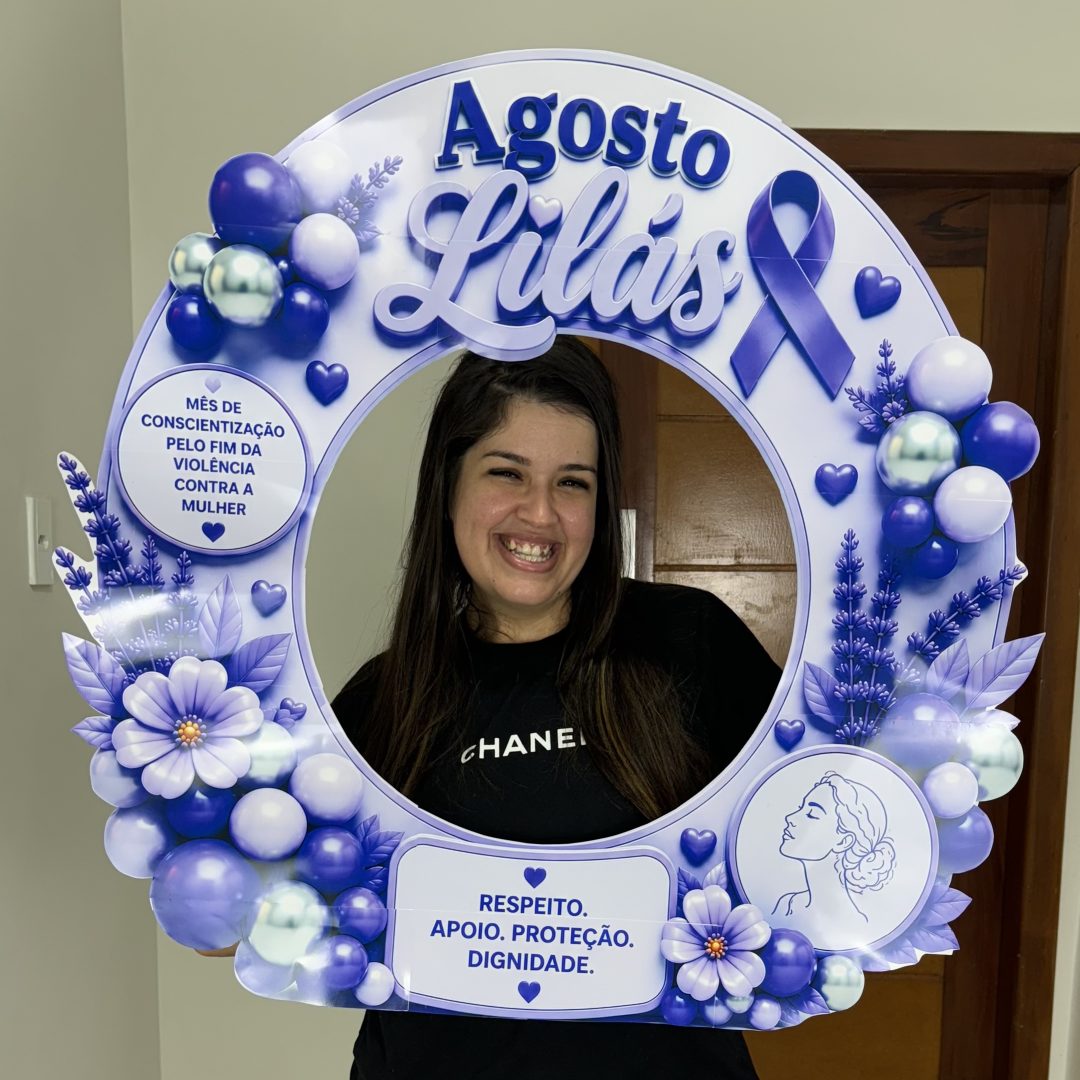 💜📸 Moldura Agosto Lilás para foto