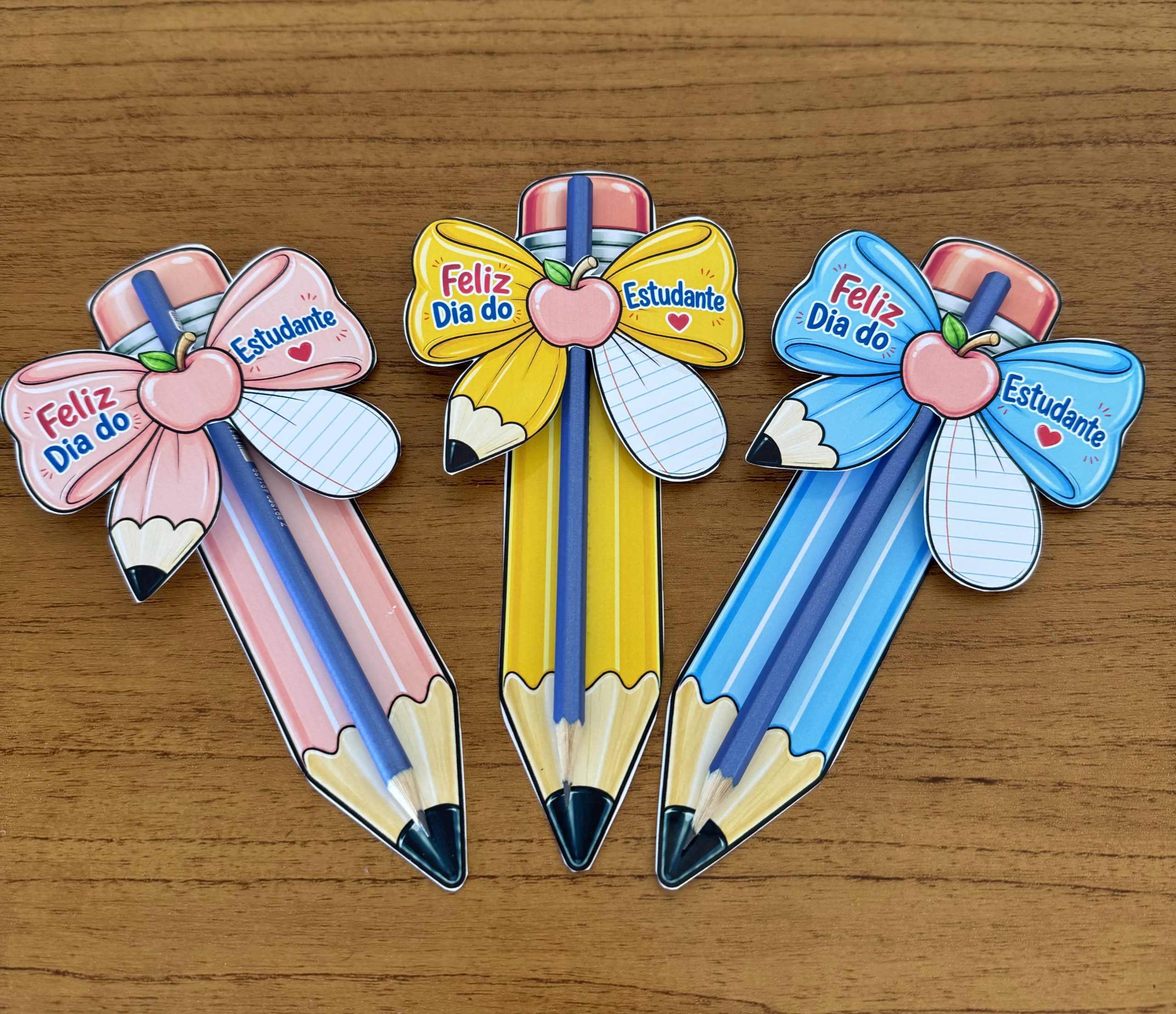 ✏️🎀 Lembrancinha Lápis do Estudante