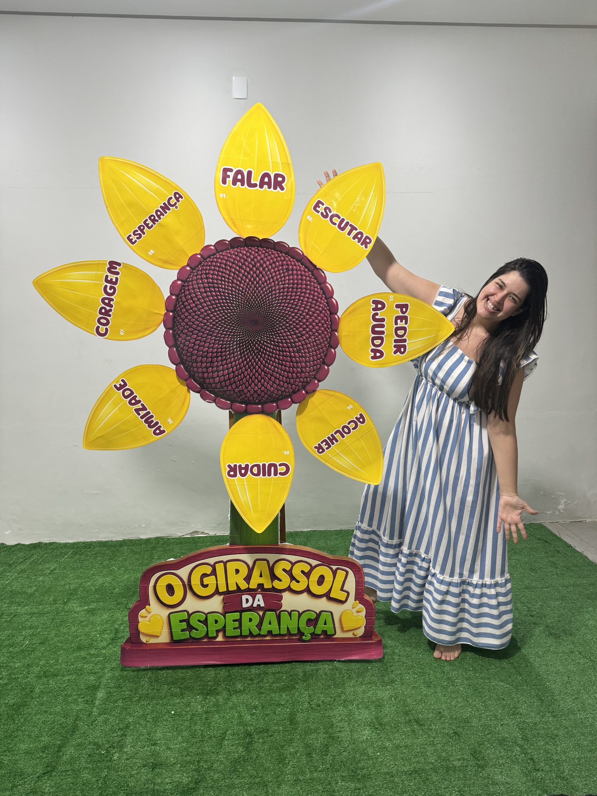 🌻✨ CENÁRIO DE HISTÓRIA – O GIRASSOL DA ESPERANÇA
