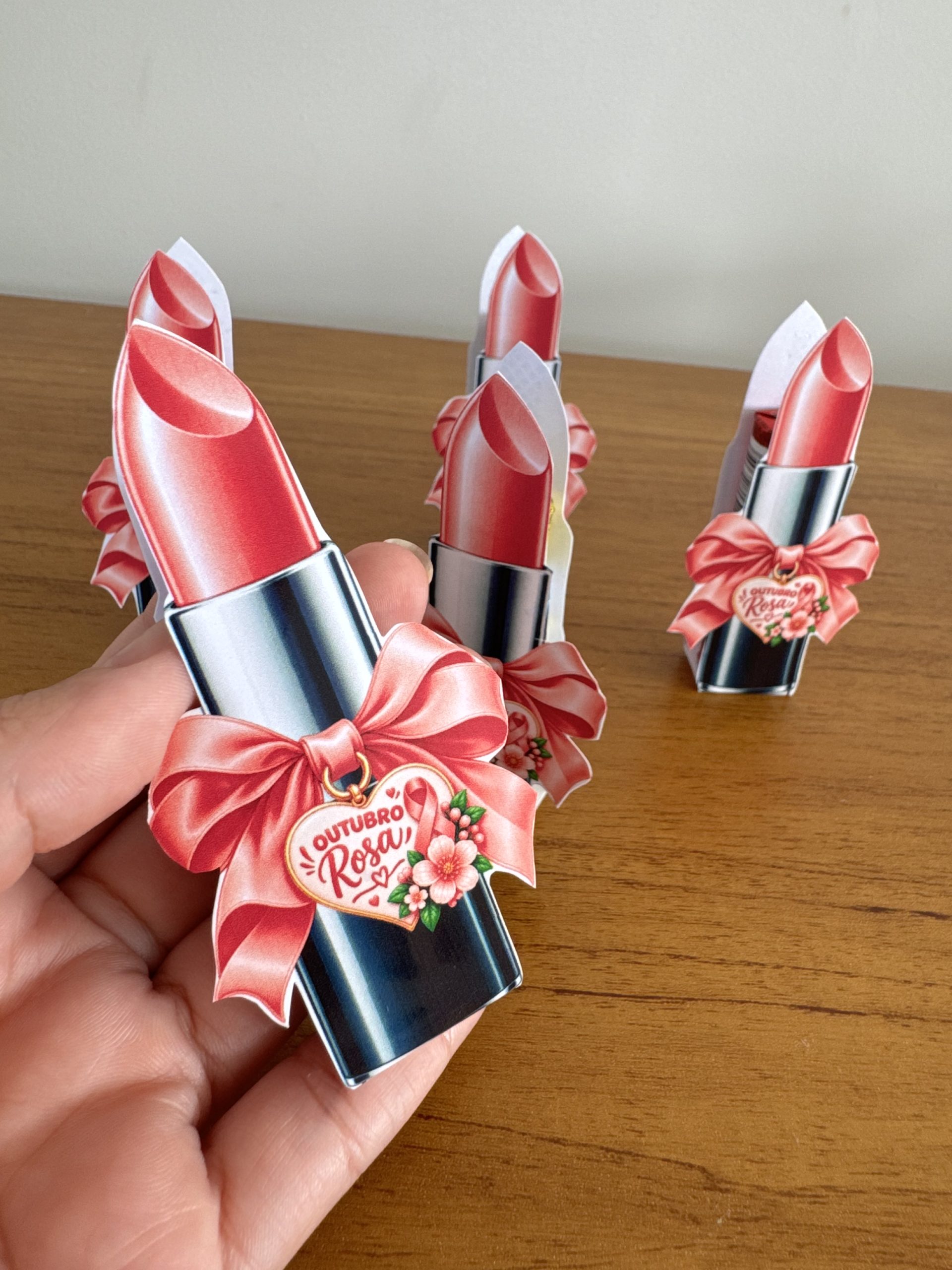💄🎀 Lembrancinha Batom — Outubro Rosa