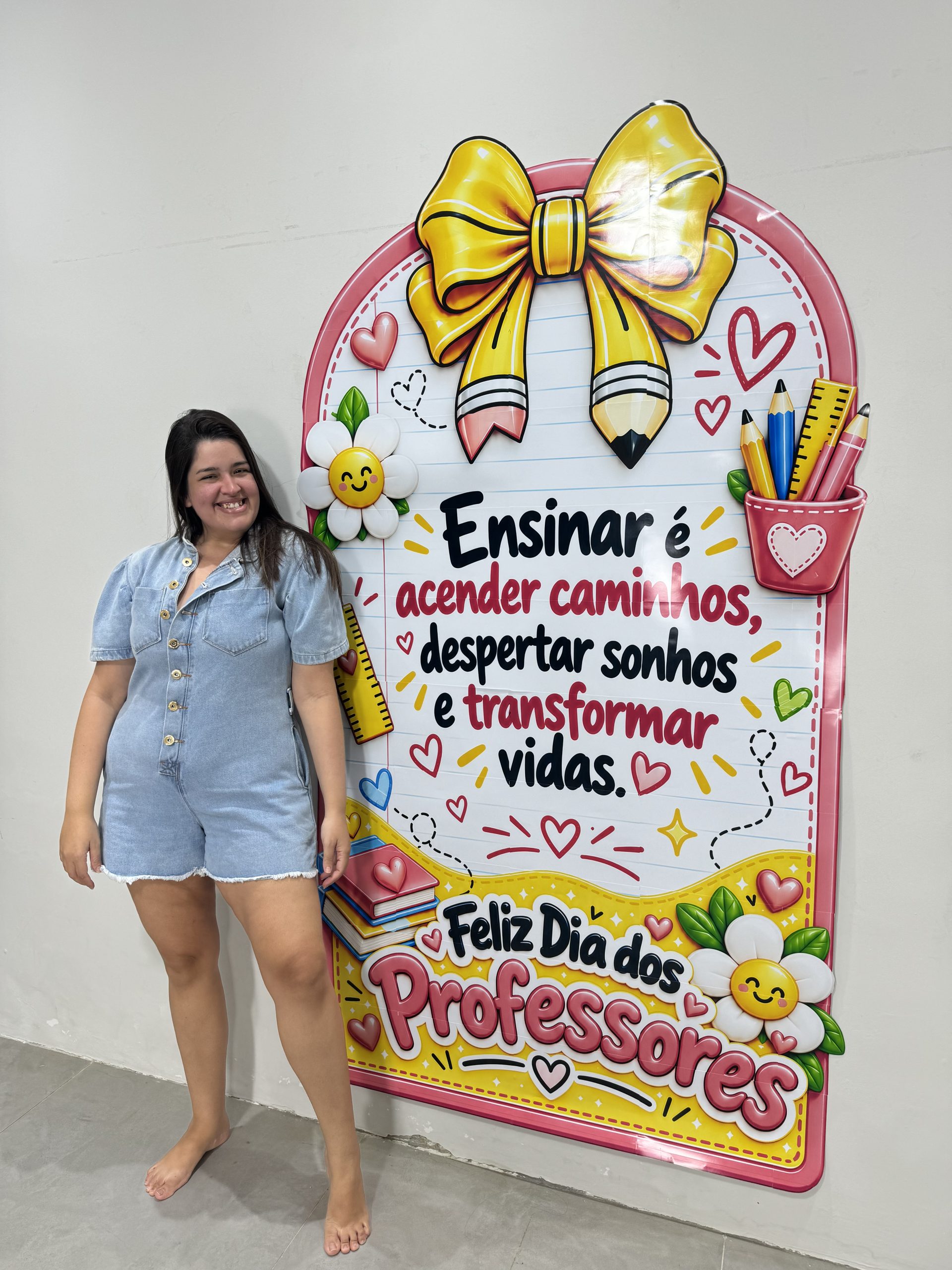 📚✨ Cartaz Dia dos Professores — Ensinar é Transformar Vidas